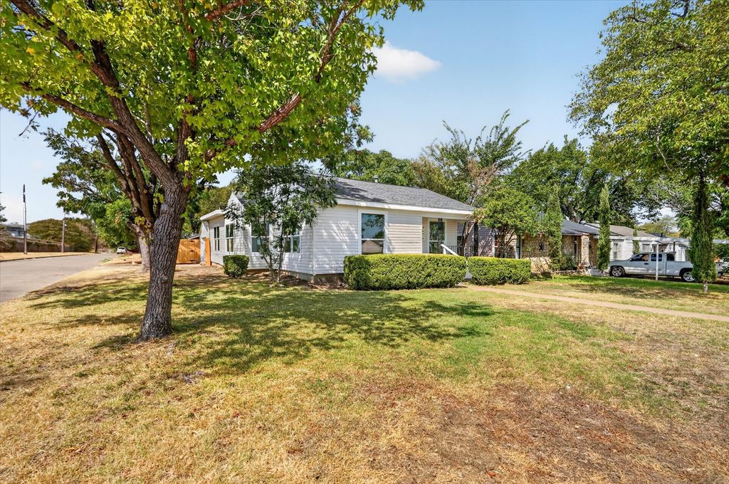 4044 Stanley Avenue, Fort Worth, TX 76110 — photo 3
