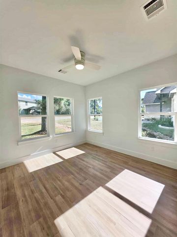 109 E Keanahalululu LN, Bastrop, TX 78602