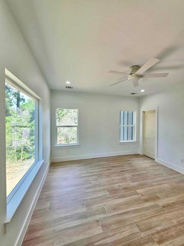 109 E Keanahalululu LN, Bastrop, TX 78602