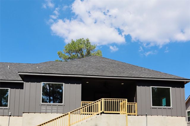 109 E Keanahalululu LN, Bastrop, TX 78602