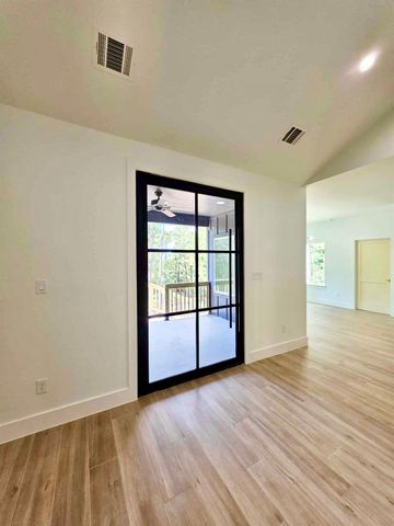 109 E Keanahalululu LN, Bastrop, TX 78602