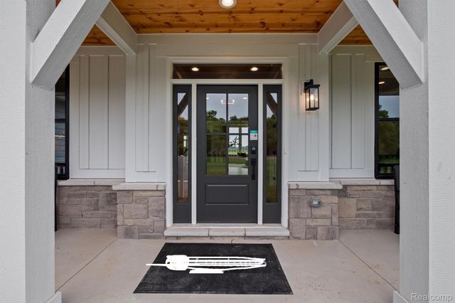 987 Buell Road, Oakland Charter Township, MI 48363