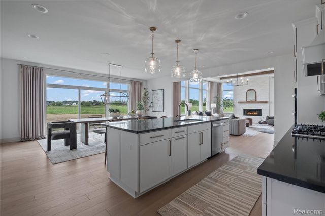 987 Buell Road, Oakland Charter Township, MI 48363