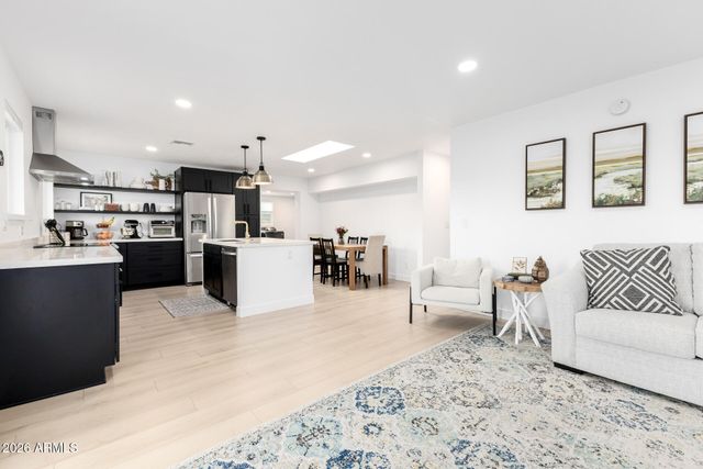 1436 W GENEVA Drive, Tempe, AZ 85282