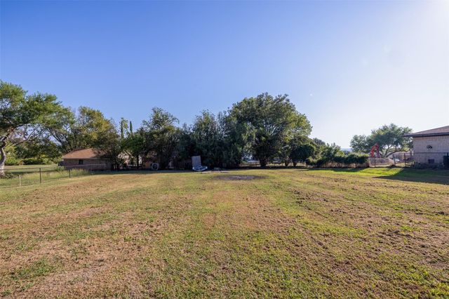 90 Fishermans Bend Drive, Point Blank, TX 77364