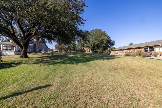 90 Fishermans Bend Drive, Point Blank, TX 77364