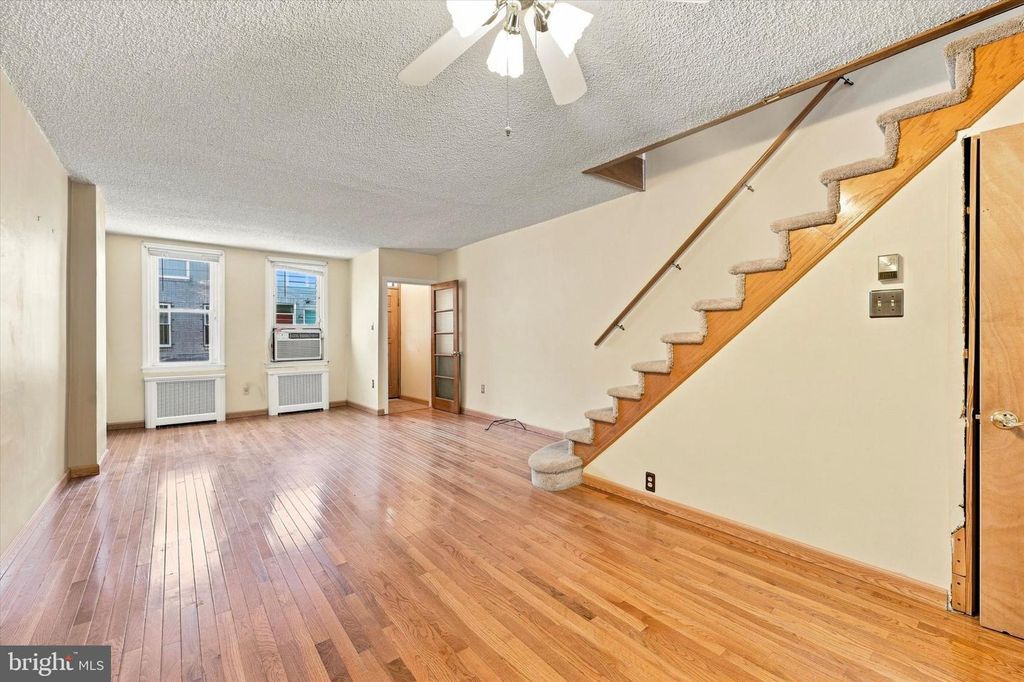 739 MCCLELLAN ST, PHILADELPHIA, PA 19148 — photo 3