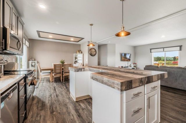22922 W McFarlane Rd, Medical Lake, WA 99022