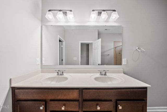 313 Great Northern Station, Apex, NC 27502