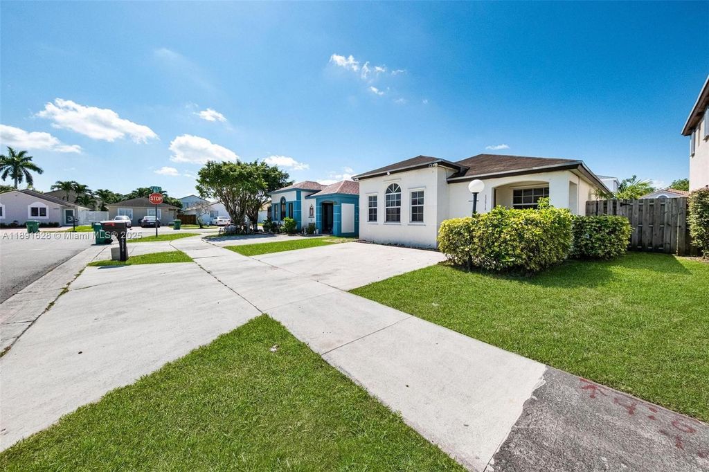 13910 SW 160th Ter, Miami, FL 33177