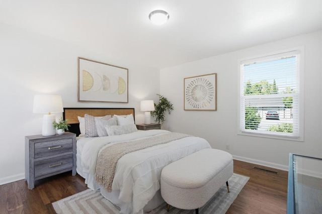 2438 Massachusetts Avenue, Redwood City, CA 94061