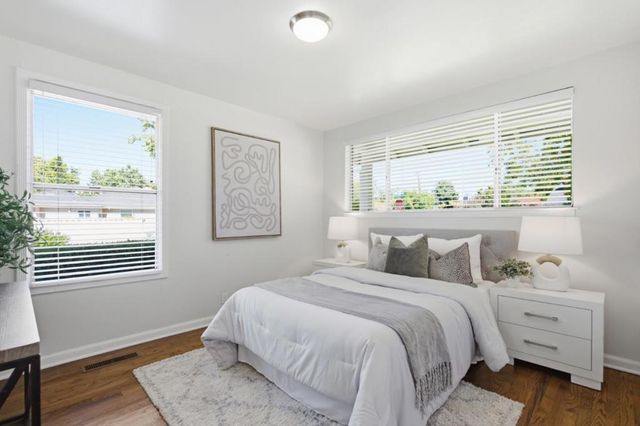2438 Massachusetts Avenue, Redwood City, CA 94061