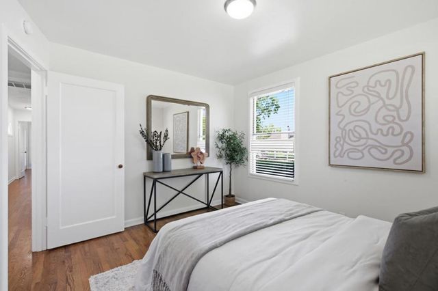 2438 Massachusetts Avenue, Redwood City, CA 94061