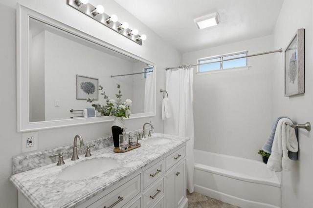 2438 Massachusetts Avenue, Redwood City, CA 94061