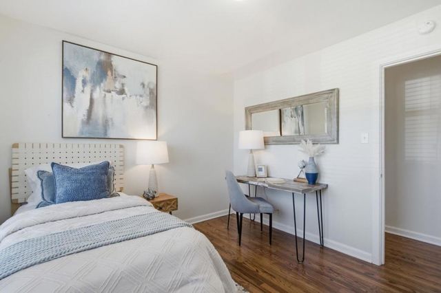 2438 Massachusetts Avenue, Redwood City, CA 94061