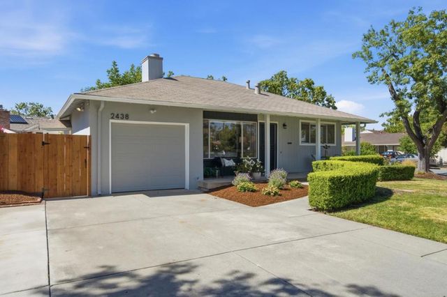 2438 Massachusetts Avenue, Redwood City, CA 94061
