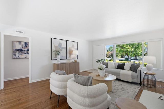 2438 Massachusetts Avenue, Redwood City, CA 94061