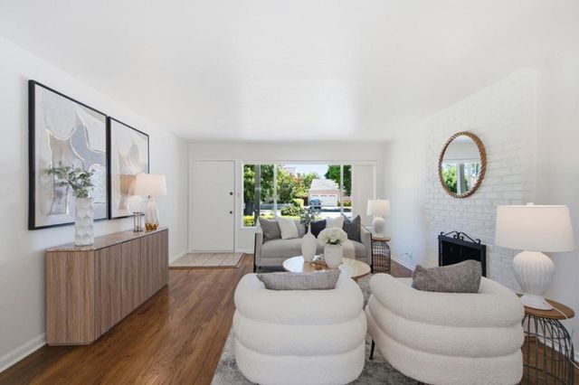 2438 Massachusetts Avenue, Redwood City, CA 94061