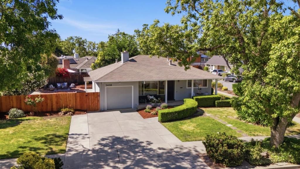 2438 Massachusetts Avenue, Redwood City, CA 94061