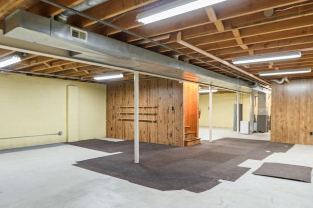 N76W15355 Countryside LANE, Menomonee Falls, WI 53051