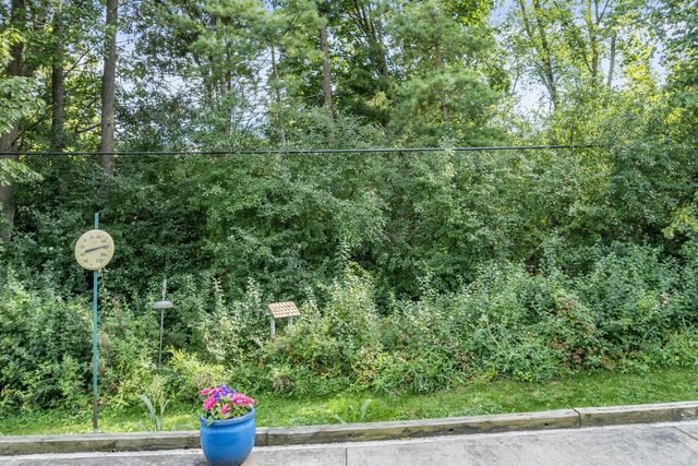 N76W15355 Countryside LANE, Menomonee Falls, WI 53051