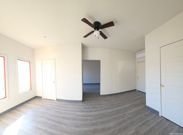 1211 Gladstone, San Antonio, TX 78225