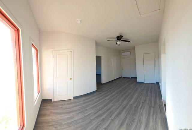 1211 Gladstone, San Antonio, TX 78225