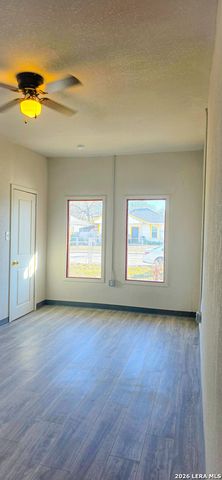 1211 Gladstone, San Antonio, TX 78225