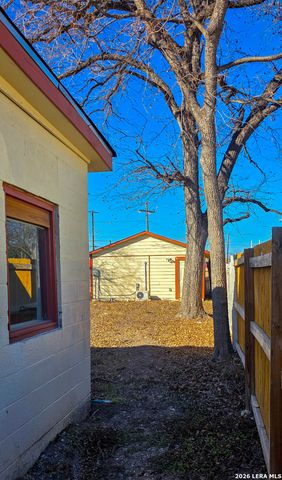 1211 Gladstone, San Antonio, TX 78225