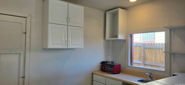 1211 Gladstone, San Antonio, TX 78225