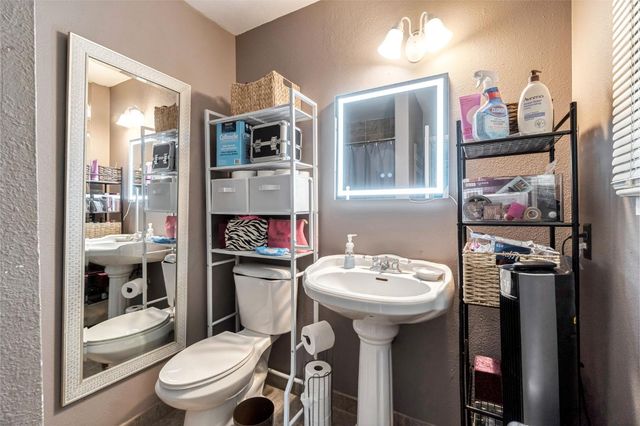 4675 E Belgravia Avenue, Fresno, CA 93725