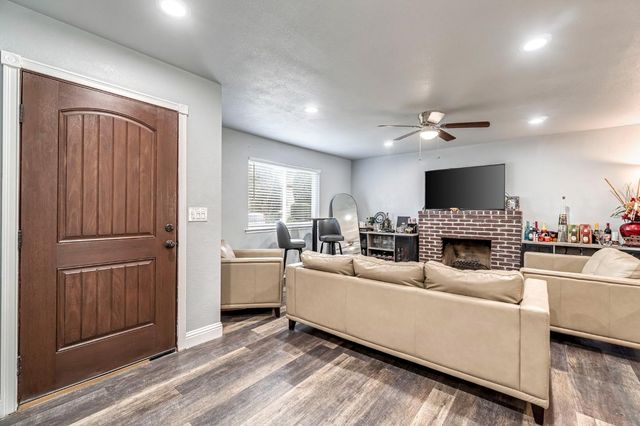 4675 E Belgravia Avenue, Fresno, CA 93725