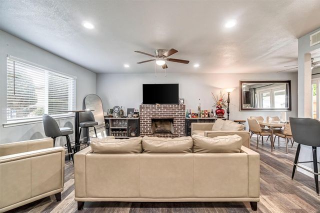 4675 E Belgravia Avenue, Fresno, CA 93725