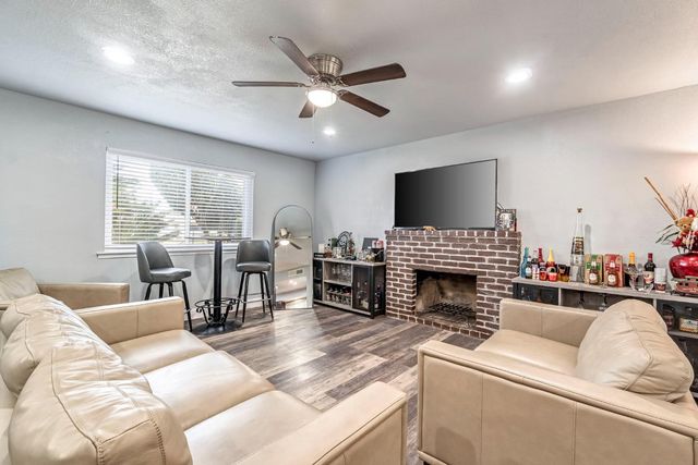4675 E Belgravia Avenue, Fresno, CA 93725