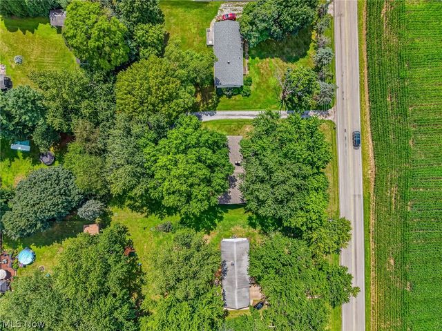 9842 Market Avenue N, Hartville, OH 44632