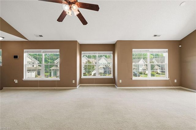 1702 Sawgrass LN, Portsmouth, VA 23703