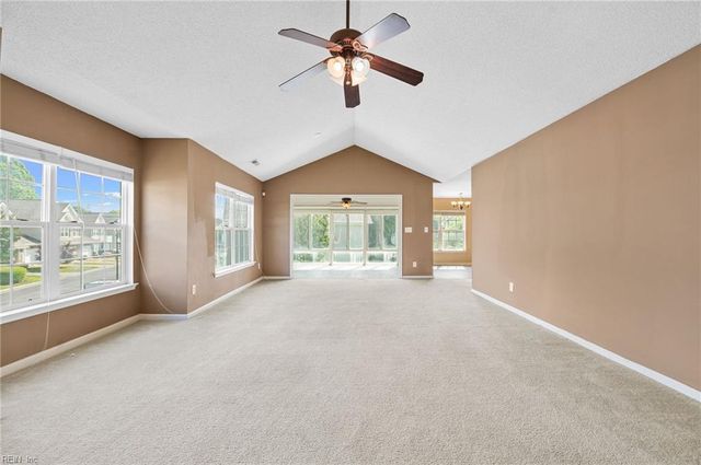 1702 Sawgrass LN, Portsmouth, VA 23703