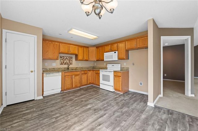 1702 Sawgrass LN, Portsmouth, VA 23703