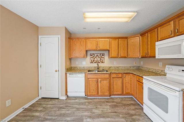 1702 Sawgrass LN, Portsmouth, VA 23703
