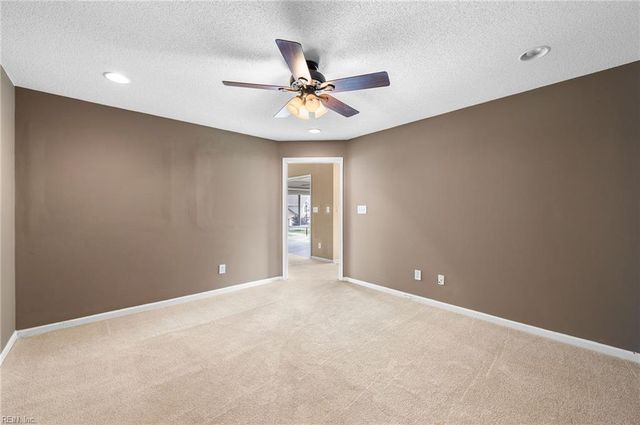 1702 Sawgrass LN, Portsmouth, VA 23703