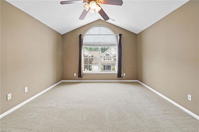 1702 Sawgrass LN, Portsmouth, VA 23703