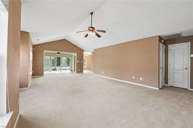 1702 Sawgrass LN, Portsmouth, VA 23703