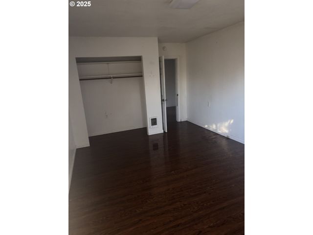 4950 BARGER Dr, Eugene, OR 97402