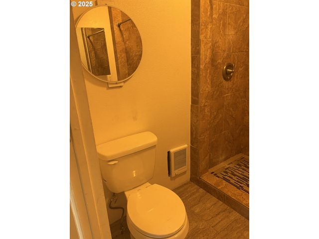 4950 BARGER Dr, Eugene, OR 97402