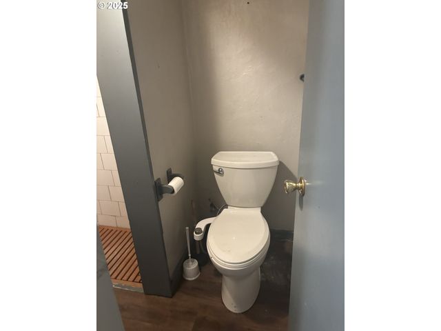 4950 BARGER Dr, Eugene, OR 97402