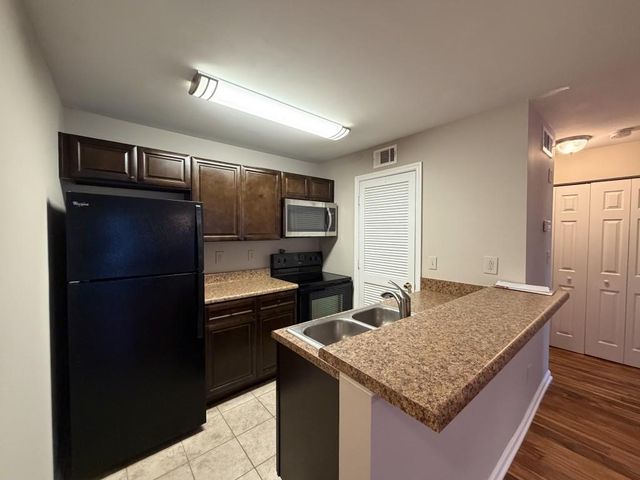 418 Granville Court, Atlanta, GA 30328