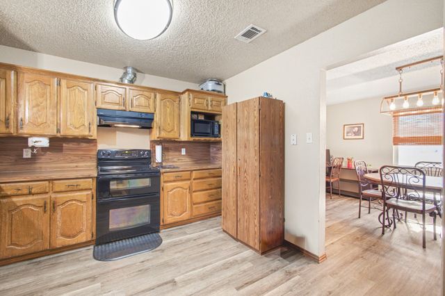 8901 Eastview Drive, Crandall, TX 75114