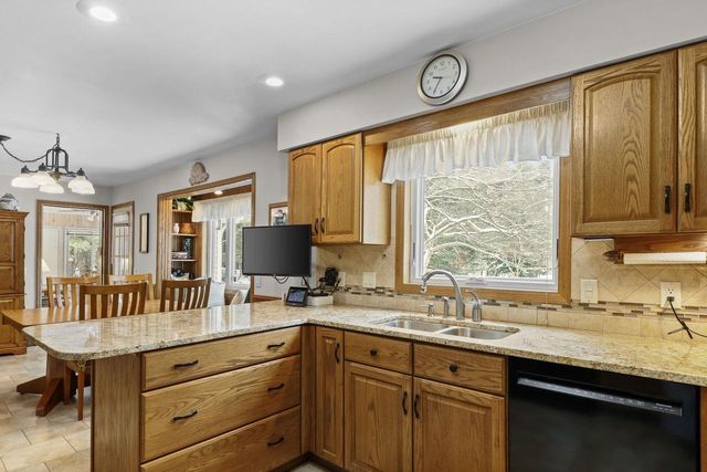 E10471 Pine Circle, Prairie Du Sac, WI 53578