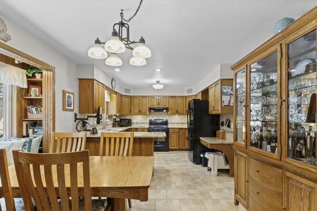 E10471 Pine Circle, Prairie Du Sac, WI 53578