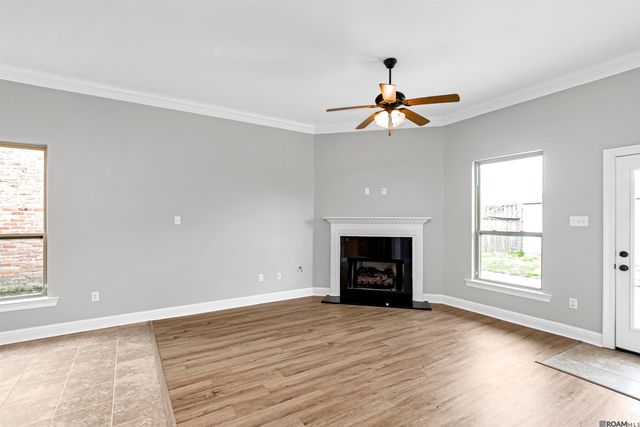 39350 St Charles Ave, Gonzales, LA 70737